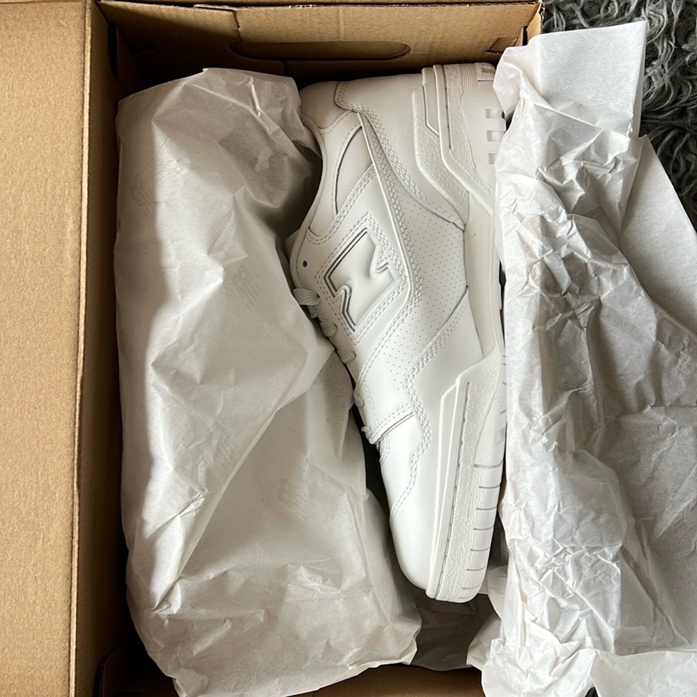 BNIB New Balance 550 White/White W9.5